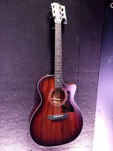 Taylor Guitars - 324CE